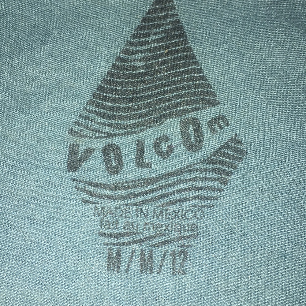 Volcom shirt - Picture 3 of 3